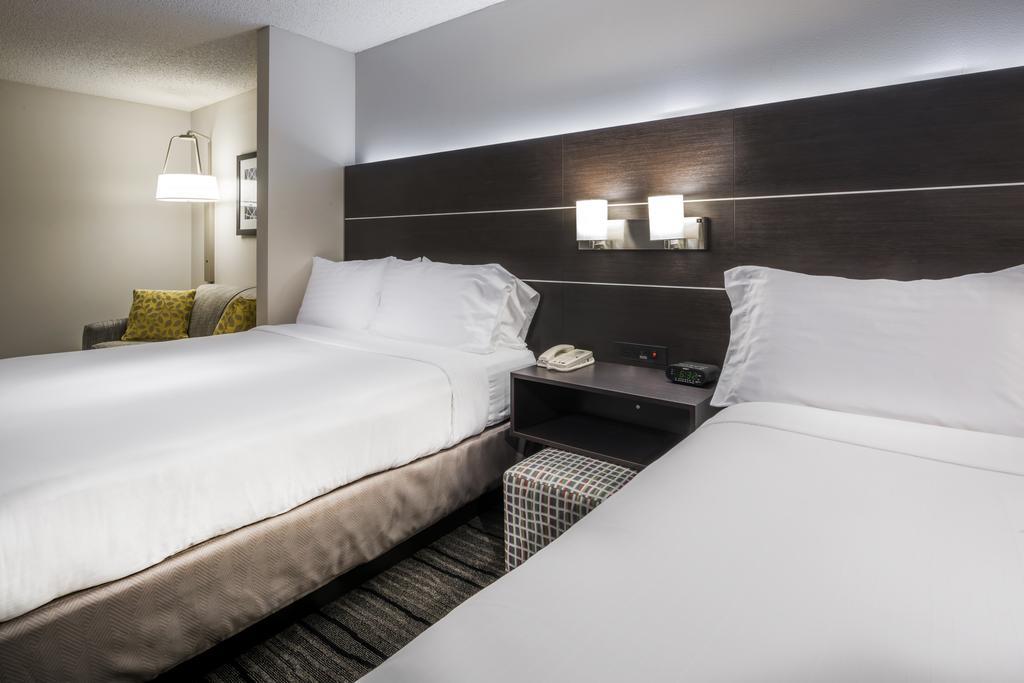 Queen Room with Two Queen Beds and Sofa Bed